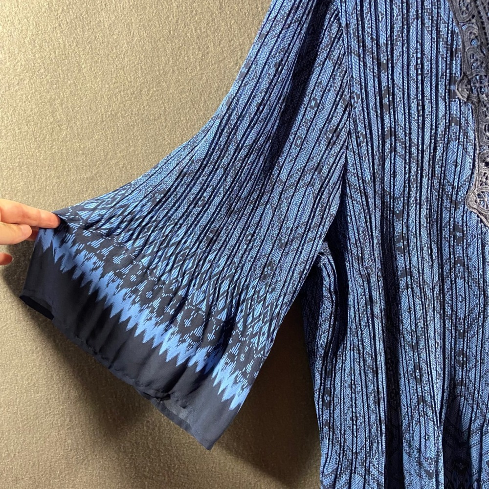 Catherines 3x top Blouse Tunic Blue Crochet V Neck Pleated Geometric Print 26 28 - Picture 2 of 7
